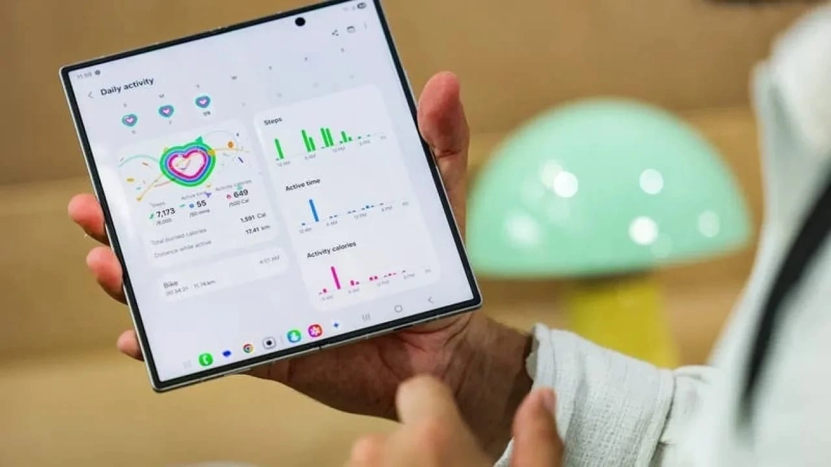 تسريبات تكشف شكل هاتف غالاكسي زد فولد وايد منافس آيفون فولد